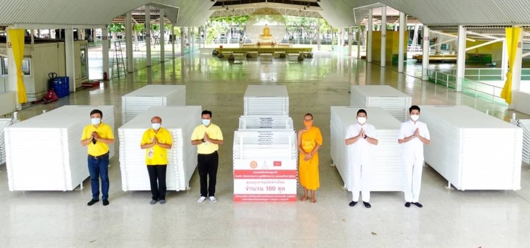 Psanitwong's tweet photo. คณะสงฆ์จังหวัดปทุมธานี วัดพระธรรมกาย มูลนิธิธรรมกาย มอบเตียง 100 ชุด จัดตั้งศูนย์ดูแลโควิด-19 อบต.ลำลูกกา (Community Isolation) ให้กับนายพีระพงษ์ ศรียะพันธ์ ปลัด อบต.ลำลูกกา และนายสุพรรณ ผ่องแผ้ว รองปลัด อบต.ลำลูกกา 

รพ.สนาม
รพสนาม
#เอหิปัสสิโก
#ComeAndSee
#Dhammakaya https://t.co/ZCYgeTB1vJ