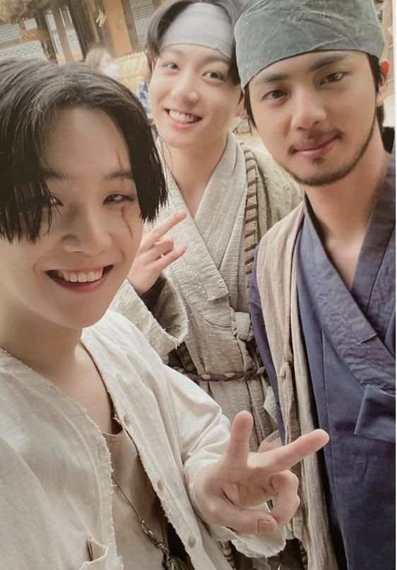 yoonjinstan's tweet photo. WHAT THE FUCK!?!&amp;;@3&amp;/ WHAT THE FUCKKKKK MY BIAS LINEEEE HOHOHOOOSJDHSNS https://t.co/rBr0uzCohB