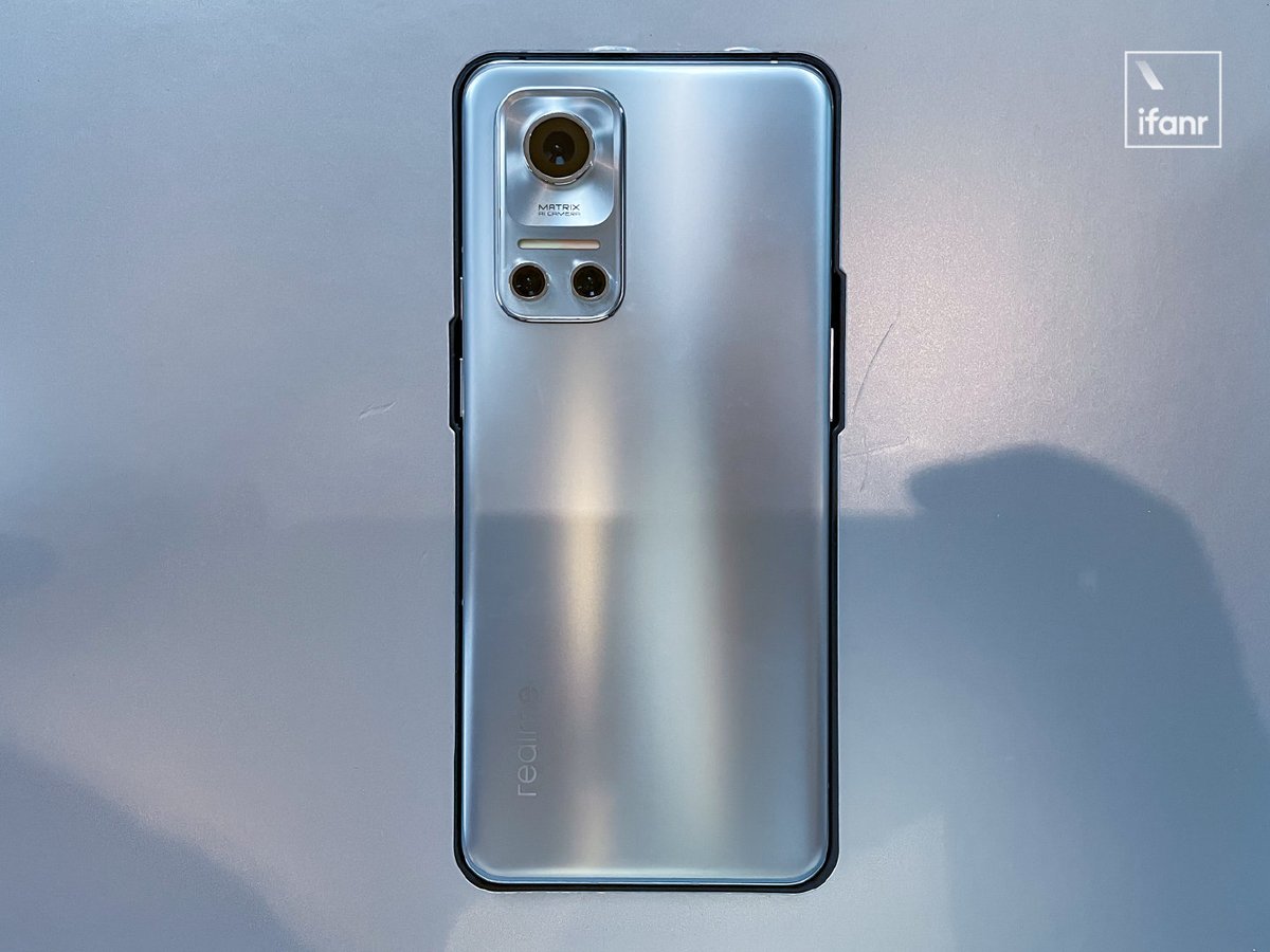 techworld005's tweet photo. #RealmeGTFlash (Concept Phone) & #MagDart Live Images & Specs Leaked 🥵
6.7" QHD+ LTPO Samsung E4 S.AMOLED 120Hz
GG 5
SD 888+
50+50+2MP Rear 📸
32MP 🤳
4500mAh 🔋;65W Fast ⚡
50W/15W MagDart
Dual 🔊
Dolby Atmos
NFC
Linear Motor
LPDDR5 ;UFS3.1
RT'S 📌
#realmeFlash #realmeMagDart https://t.co/kbJblMgdL1