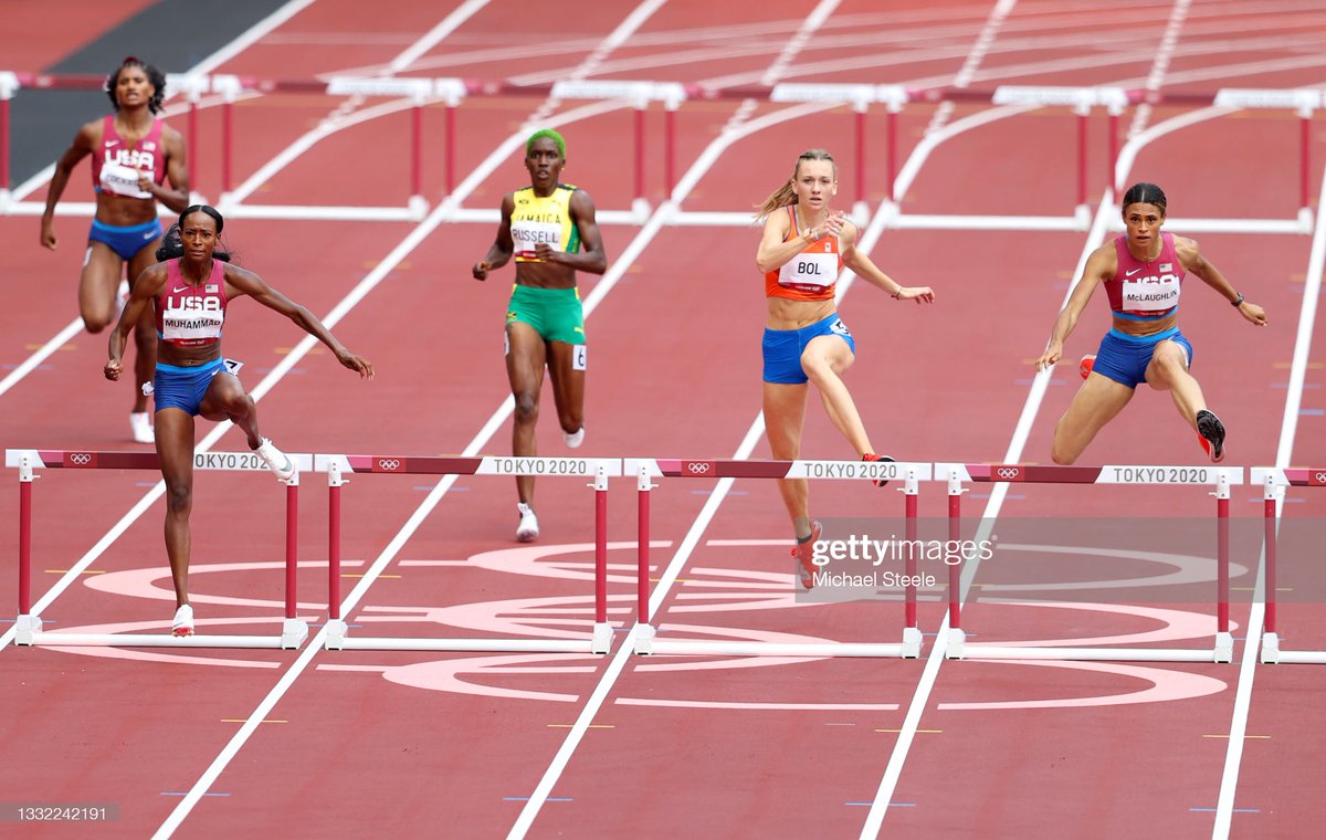 GettySport's tweet photo. Sydney McLaughlin of #TeamUnitedStates breaks her own World Record in 51.46 to win #Gold in the Women's 400m Hurdles Final on day twelve of the #Tokyo2020 #OlympicGames at Olympic Stadium on August 04, 2021 in Tokyo, Japan. 📸: @RyanPierse, @cjspencois, Michael Steele #Athletics https://t.co/t31B132n3Y