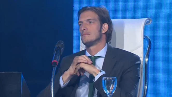 el pibe que sabe quien es mau y quien es ricky