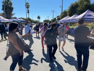 LAPDSouthBureau's tweet image. What a day, what a day!! Operation #NNO2021 was a total hit here at @LAPDSouthBureau We followed our Deputy Chief @LAPDReginaScott and here are some of the amazing moments we captured.  First stop @LAPDSoutheast.  If there is a dance floor, you'll always catch our Chief on it!