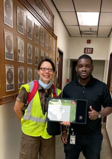 Congratulations to Phlpa Feeder Driver Duta Chan on her 9 years of safe driving! Thank you for keeping yourself and everyone on the roads safe! @RobertCapone17 @RayBarczak