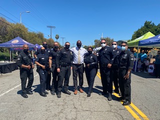 LAPDSouthBureau's tweet image. What a day, what a day!! Operation #NNO2021 was a total hit here at @LAPDSouthBureau We followed our Deputy Chief @LAPDReginaScott and here are some of the amazing moments we captured.  First stop @LAPDSoutheast.  If there is a dance floor, you'll always catch our Chief on it!
