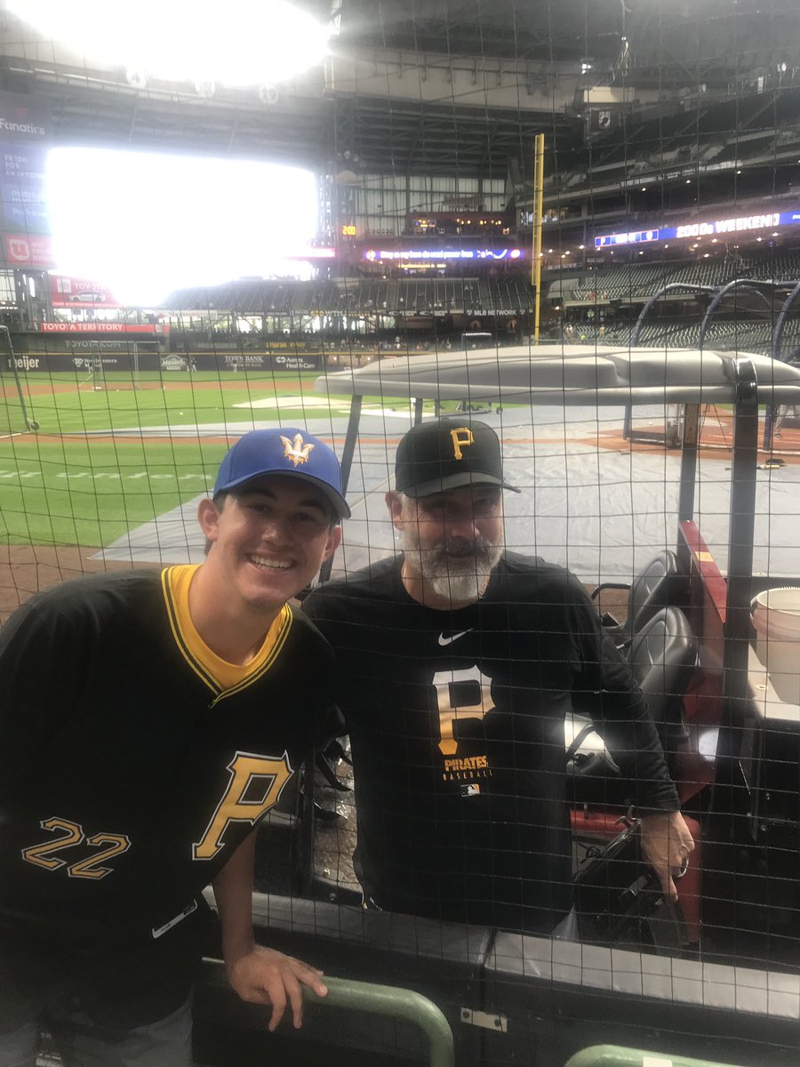 Josh spending a few minutes with Pirates manager Derek Shelton. Josh is the same age today as Derek was when I met him in the athletic training room at Warren! What a special picture!⚾️