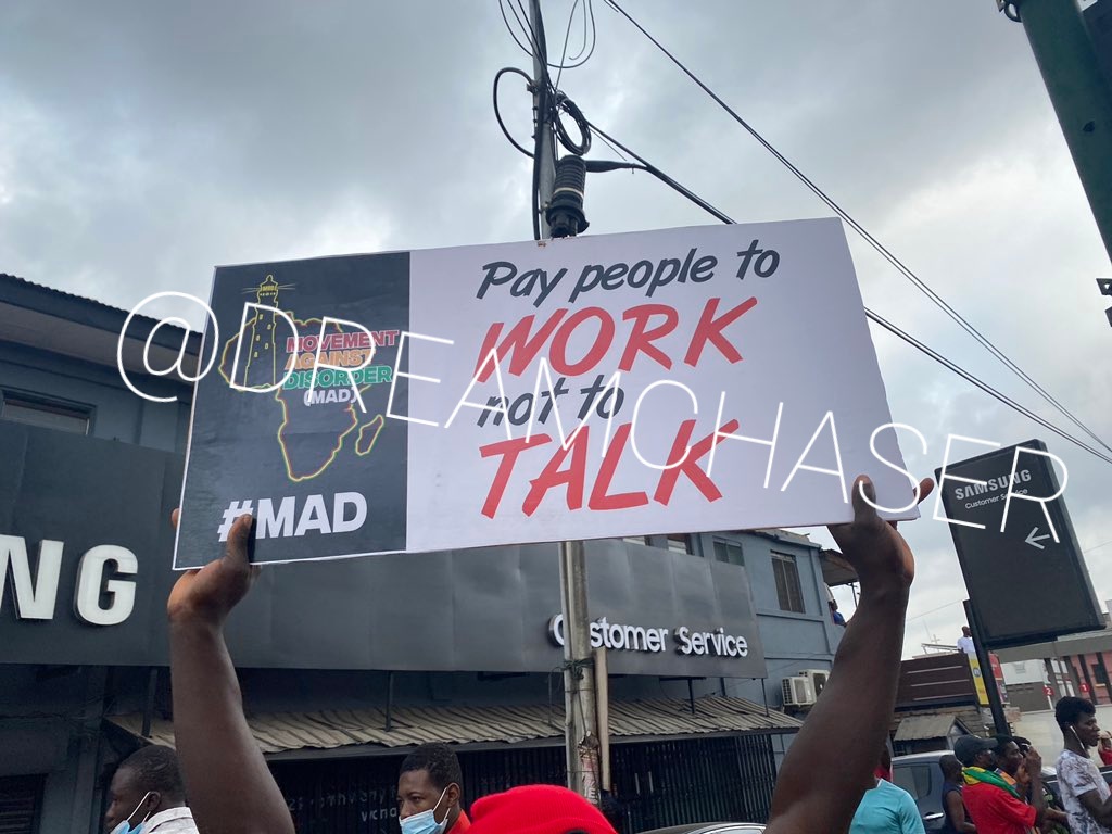 Dreamchaser1017's tweet photo. Just #FixTheCountry is it too much to ask? #wegodemonstrate #4thAugustDemo #AriseGhanaYouth https://t.co/lRlqOiXHz8