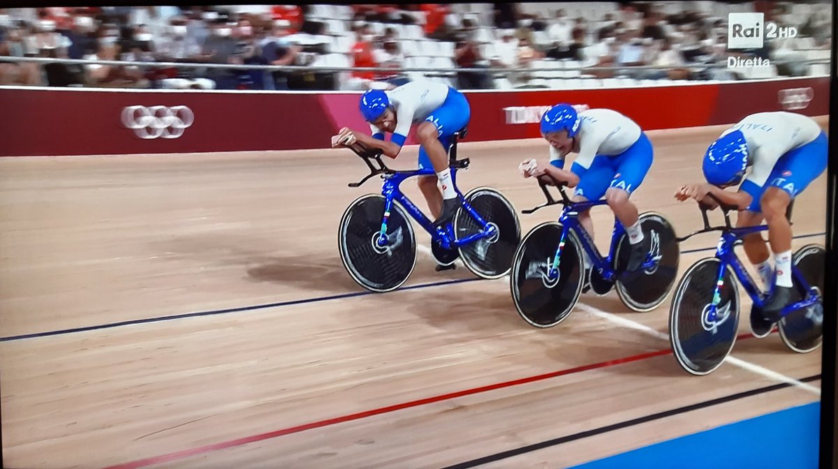 LucioTocchetto's tweet photo. Siluri in bicicletta #Tokyo2020 #oro #inseguimentoasquadre https://t.co/0Sp6WjRmHQ