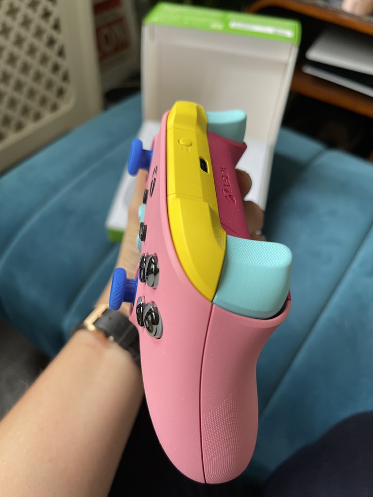 It’s finally here! My <a href="/xboxuk/">Xbox UK</a> Design lab controller 🥰 I love it!