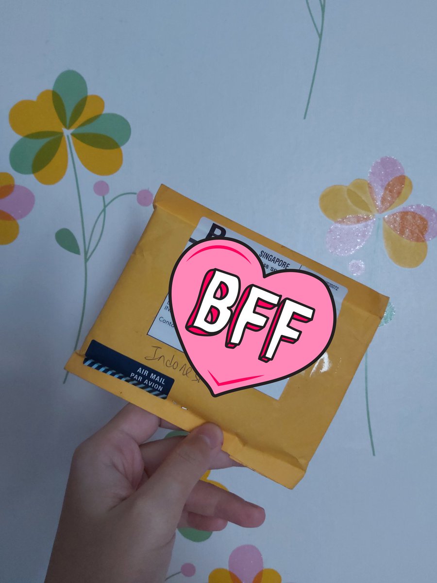 1004__0808's tweet photo. This came aaaall the way from @trashing17 thank you sooo sooo much bb they have arrived safely to me 🥺🥺 love uuu and always take careeee 🥰💜✨ https://t.co/csFi5RBNIR