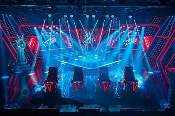 Dimatec_Light's tweet image. Les projecteurs @ClayPakyNews  illuminent la scène de ′&quot;The Voice Dominicana&quot; ! 

24 #Mythos2, 36 A. Leda #BEYE K20s, 20 #StormyCC, 60 #GlowUp , 24 #ShowBatten100, et 2 #AxcorSpot300 ont été choisis pour illuminer le plateau !

En savoir plus : cutt.ly/Claypaky_TheVo…