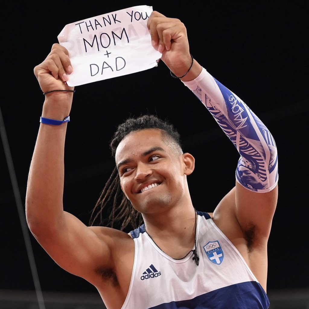 Ήθελα να μοιραστώ το όνειρο μου μαζί σας. Εσείς το κάνατε και δικό σας το χρυσό μετάλλιο της αγάπης σας είναι μέσα στην καρδιά μου