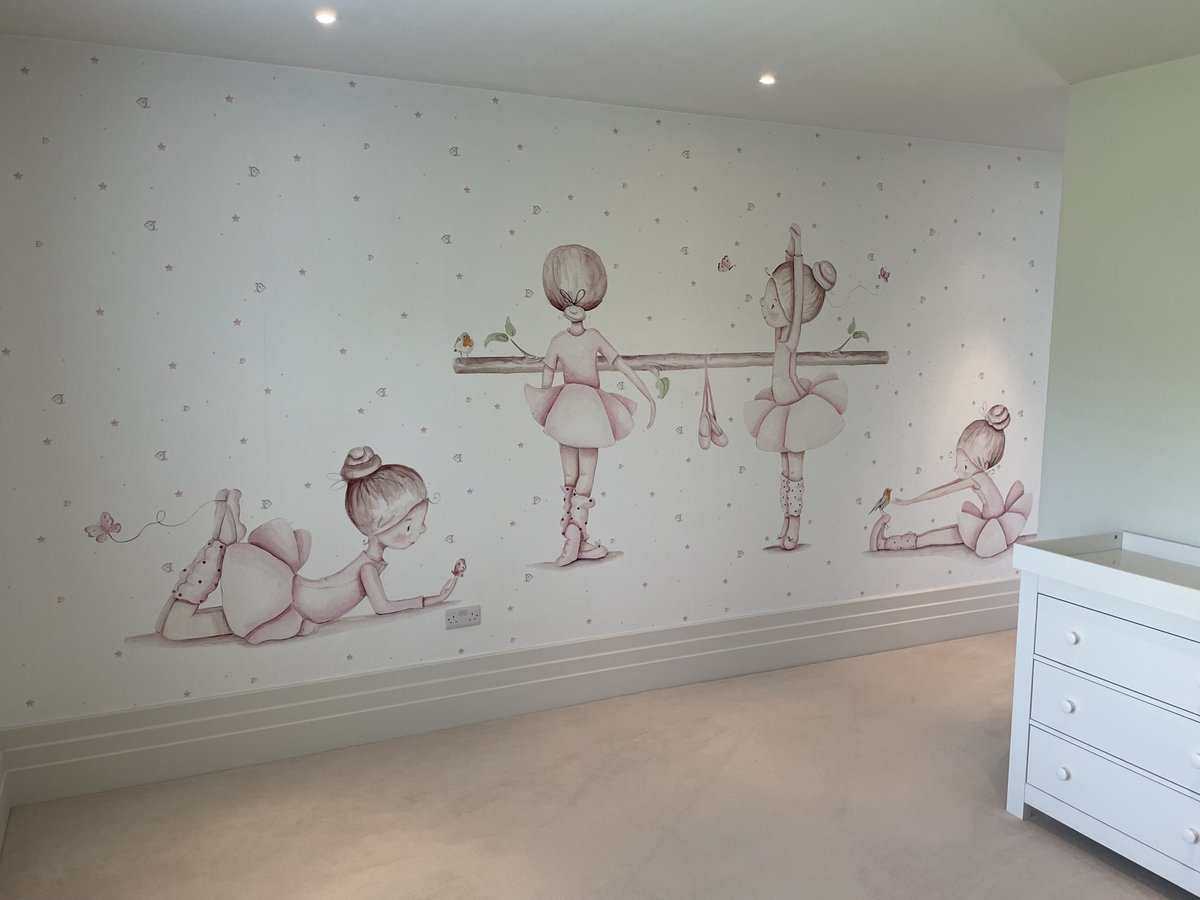 PeterMorgan152's tweet image. Beautiful hand painted mural hung yesterday awaiting baby girls arrival