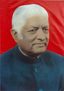 DrNageshThakur's tweet photo. हिमाचल प्रदेश के निर्माता डॉ यशवंत सिंह परमार जी की जयंती के अवसर पर उन्हे शत-शत नमन । हिमाचल प्रदेश के प्रथम मुख्यमंत्री रहे और लम्बे समय तक जनता की सेवा की। https://t.co/aOeCYNRkMW