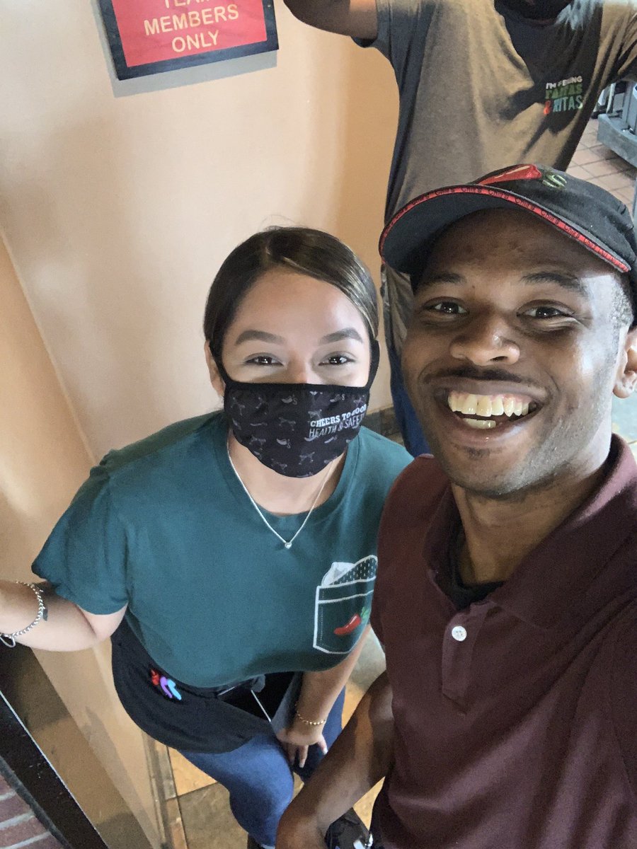 Roderick09Jones's tweet photo. Had so much fun playing restaurant with team Energy corridor… we rocked it out everyone was hit there 1st and 2nd degrees thank y’all for having me with #chilislove Roderick https://t.co/hUv0BRIHOt