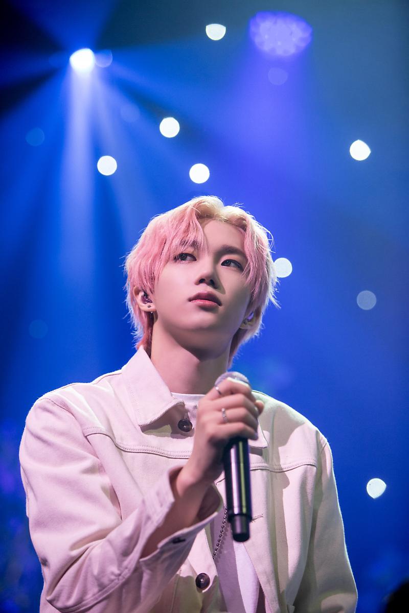 so__0ul's tweet photo. Fotos de Theo en el TTMO Fan Meeting: Time To Move Out [post Never] 🏝️
#P1Harmony #피원하모니 #P1H #THEO  #Time_To_Move_Out #TTMO @P1H_official  @P1H_members https://t.co/hxupy5tCcf