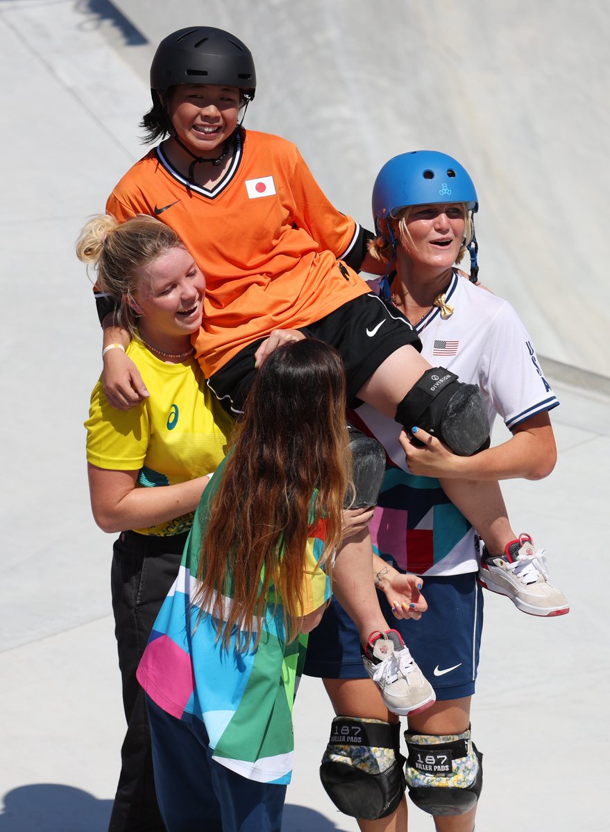 What it's all about ❤️

Heartbroken after falling and missing out on a bronze medal in park skateboarding, Japan's Misugu Okamoto was lifted and cheered up by her competitors.

(via Ezra Shaw &amp; Jamie Squire/Getty)