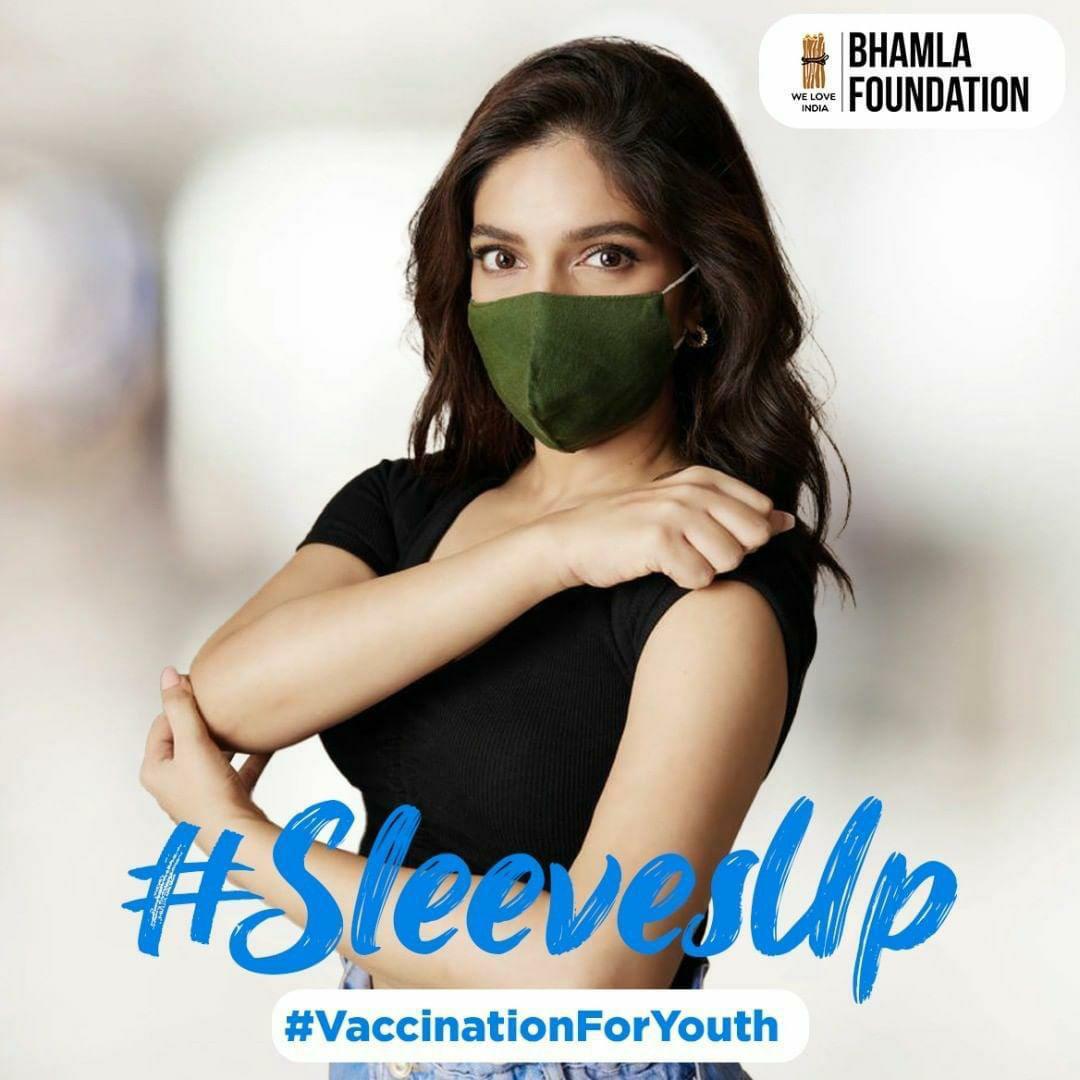 It’s time for the youth to lead the way forward by getting vaccinated in this fight against the pandemic @mybmc @AUThackeray @Asifbhamlaa @SaherABhamla #VaccinationFor18Plus. 

#SleevesUp to help end the pandemic.

#BhamlaFoundation #Dharavi