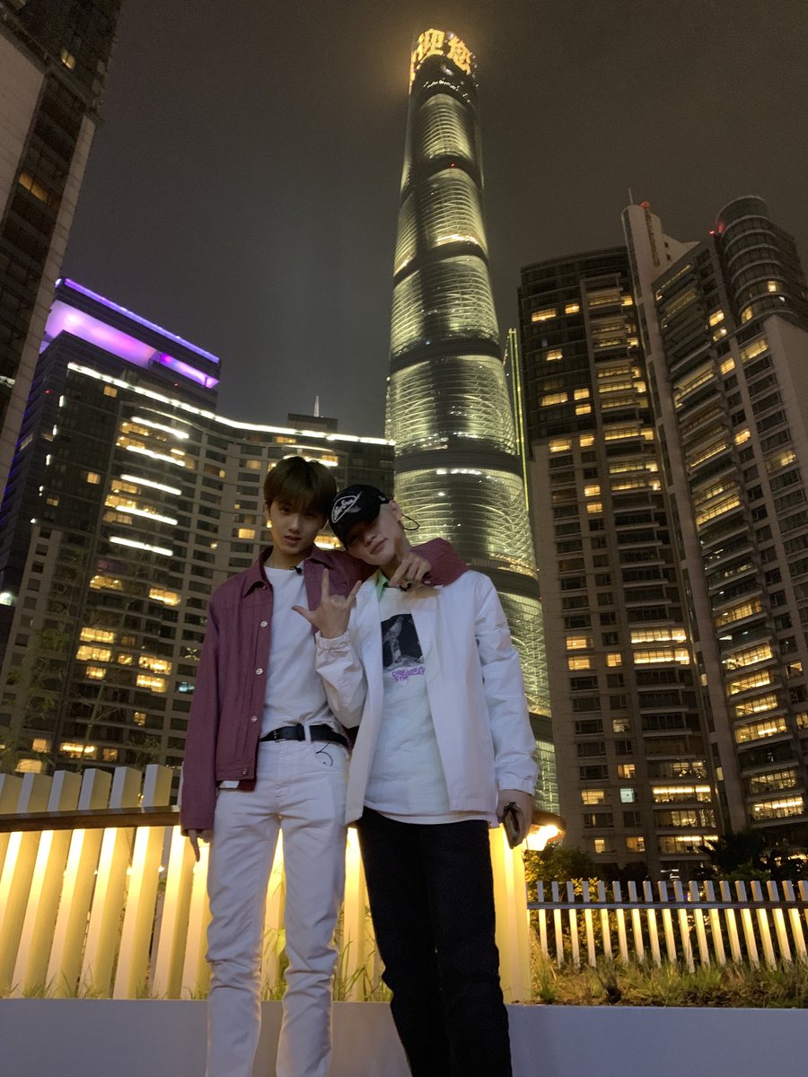 chenjiland's tweet photo. one of the best chenji pictures ever. https://t.co/xk6uJwKIaN