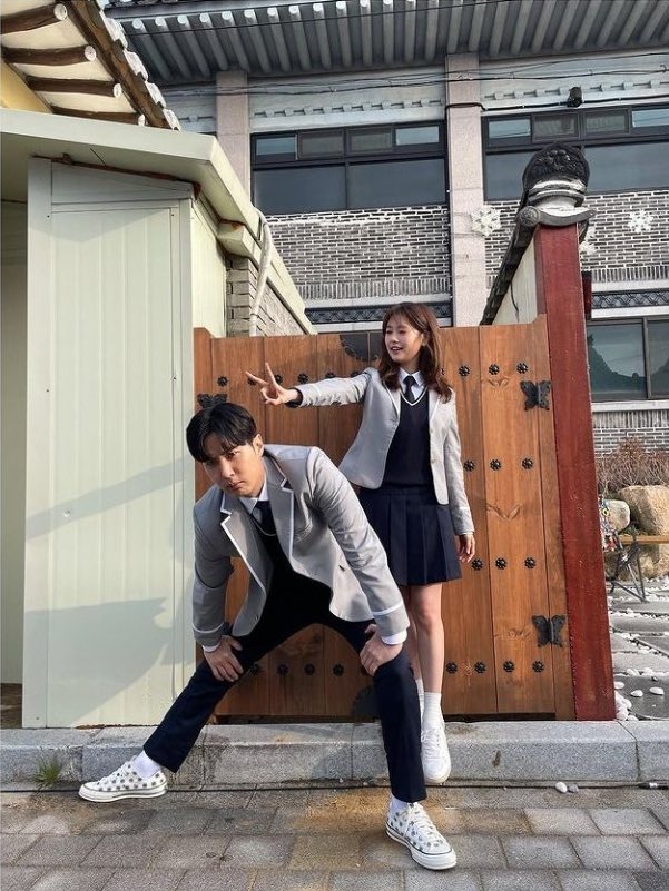 oldmiho's tweet photo. i know this is highway clownery but maybe we can have #KimJiSuk and #JungSoMin drama for a 3rd time 🥺 🥺🥺 i dont wanna let go of them yet i mean look at this i want more of this- https://t.co/S7ZfF76iJZ