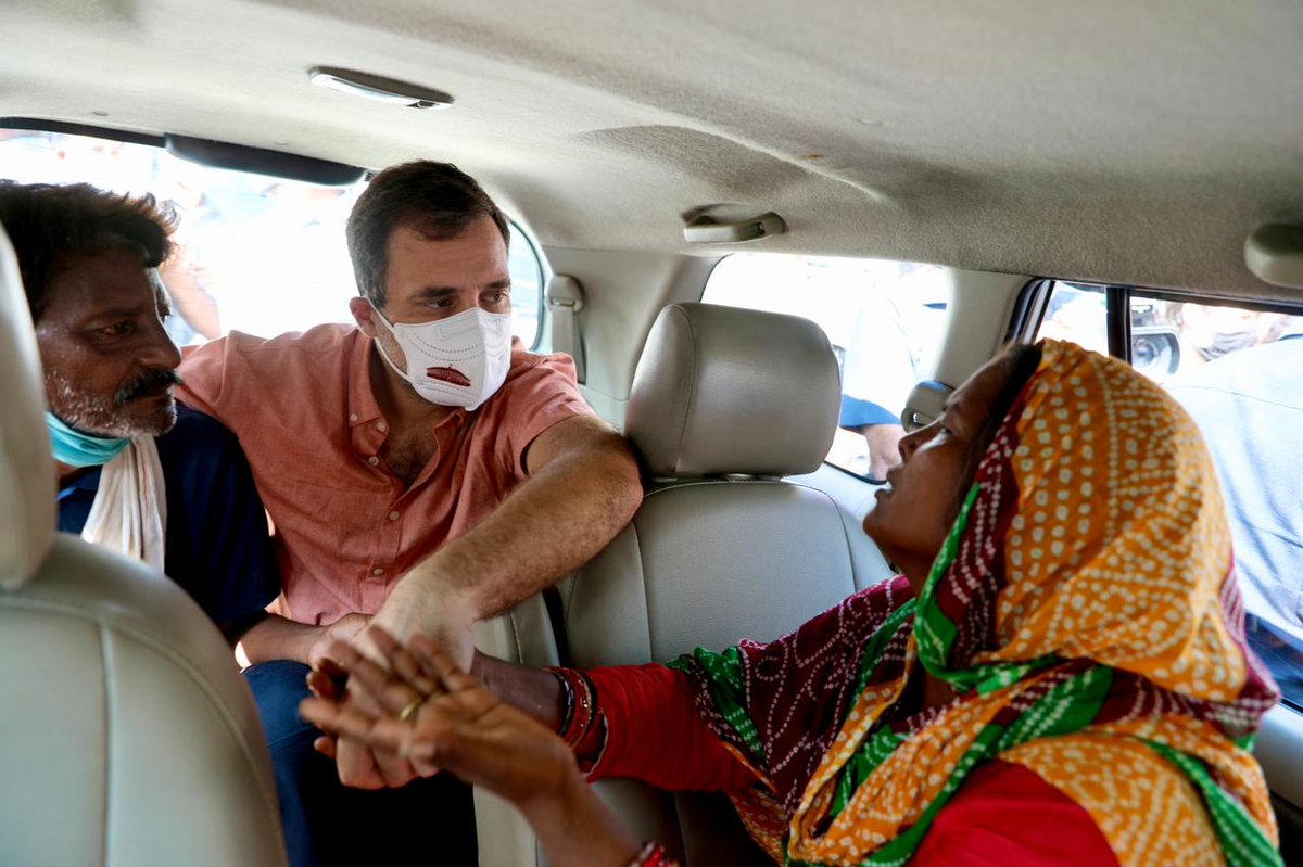 INCIndia's tweet photo. श्री @RahulGandhi जी ने दरिंदगी का शिकार हुई दिवंगत मासूम दलित बच्ची के परिजनों से मुलाकात कर उनके प्रति अपनी संवेदना व्यक्त कर ढांढस बंधाया।

दिवंगत बेटी को न्याय दिलाने की लड़ाई में परिजनों की हरसंभव मदद करने का भरोसा दिया।

#JusticeForDelhiCanttGirl
#राहुल_का_हाथ_न्याय_के_साथ https://t.co/Q0w6zAgGV3