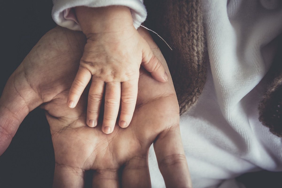 Parenting is a lot of work, and it can be hard to do alone. It's important for you and your baby that you have support from your partner in parenting. Check out our recent blog about it: bit.ly/3C9OVUx #parenting #babycare #parentingbond #parents #relationship