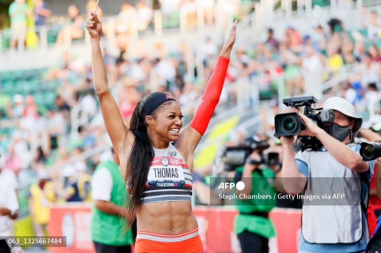 Kembarannya menderita ADHD
Adiknya mengalami autisme

Jd, Gabby Thomas ambil jurusan neurobiologi. Skrng, dia menempuh master epidemiologi. Cita2 Thomas: bangun RS non-profit.

Semalam, Thomas jd atlet #Athletics lulusan Harvard pertama yg raih medali Olimpiade dlm hampir 1 abad.