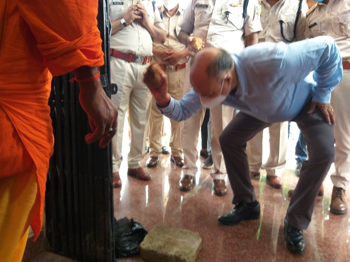 IprdPalamu's tweet photo. पांकी के पिपराटांड़ में खुला थाना। आयुक्त @DrJatashankarC1 एवं @DIGPalamau आरके लकड़ा, #SPPalamu व अन्य ने किया उद्घाटन। 
@HemantSorenJMM
@JharkhandCMO
@prdjharkhand
@MithileshJMM
#Chiefsecretaryofjharkhand 
@dgpjh
@DC_Palamu
@policepalamau
@RanchiPIB
@FobDaltonganj https://t.co/GBPgSxGAc1