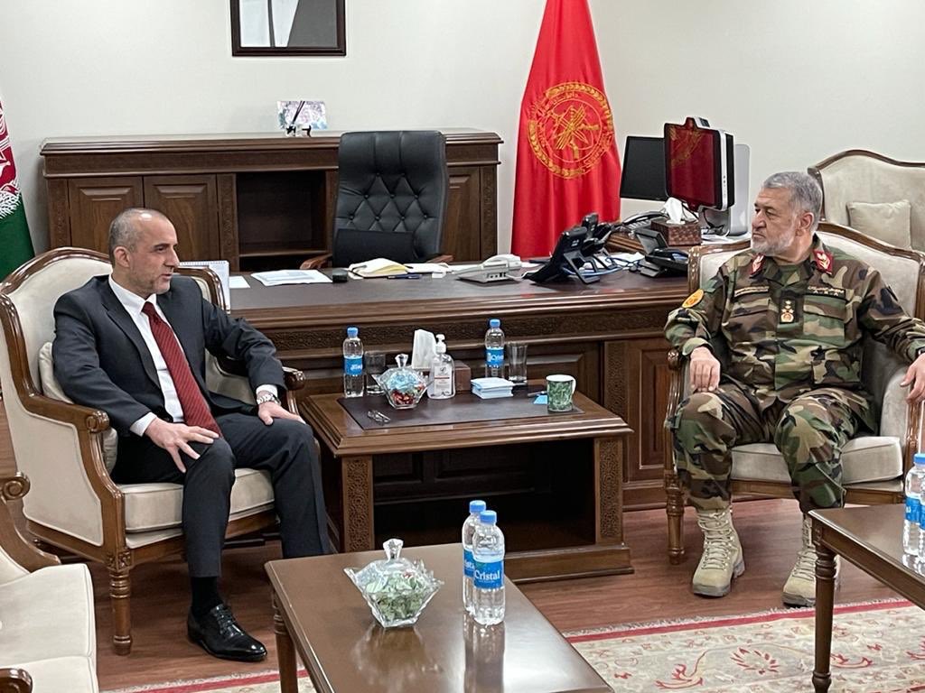 First Vice President, @AmrullahSaleh2 met with Acting Defense Minister Gen. Bismellah Mohammadi @BismellahGen in his office today early morning. The Minister of Defense reaffirmed that the security forces will continue to fight terrorists resolutely.