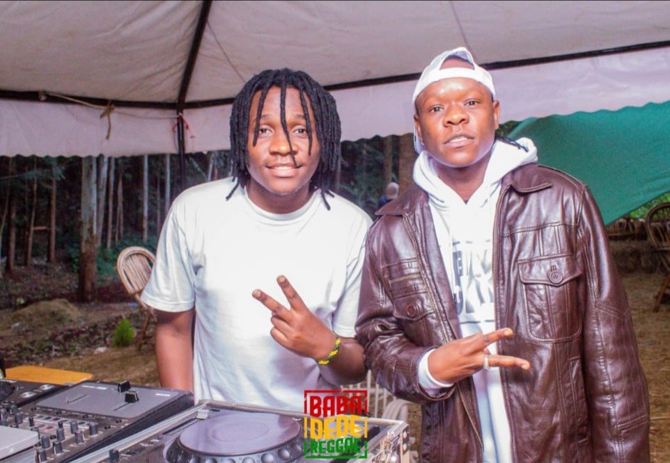 JockertheDj's tweet photo. One step forward no moving backwards... More life and prosperity bro @McTeargas
#HappyBirthday #OneAwe #BushBrothers https://t.co/p2HGNsd4sU