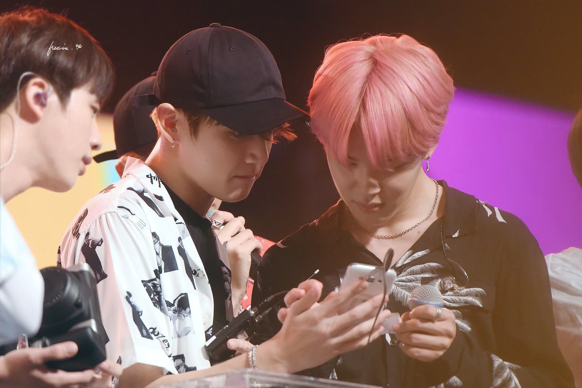 170804 뮤직뱅크 인 싱가포르

#지민 #JIMIN #정국 #JUNGKOOK #JK