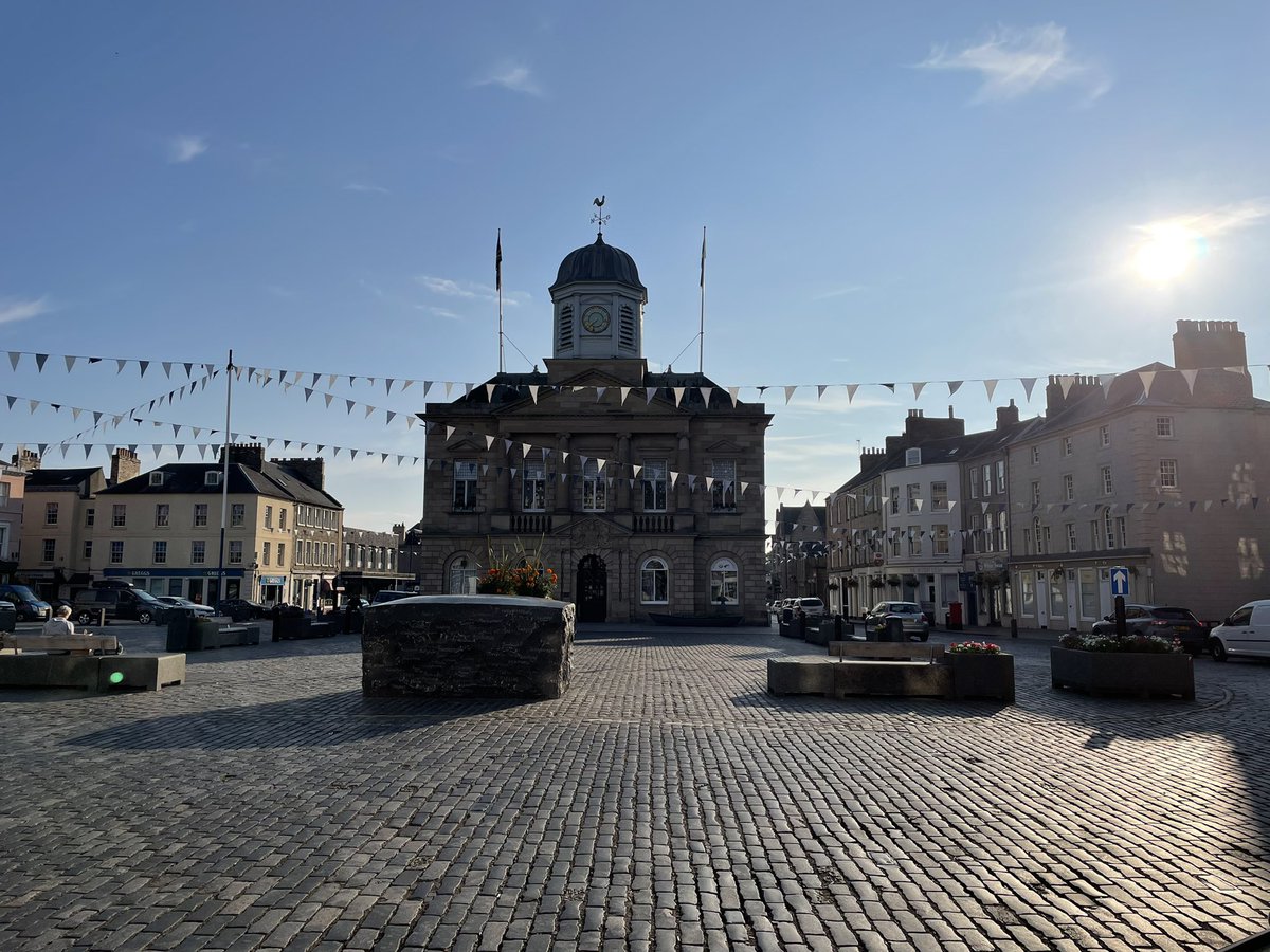 nikkiallman's tweet photo. What a beautiful morning here in #Kelso - So lucky to live here @ScotlandNow @DiscoverScotBor @VisitScotland @HereScotland #staycation #wednesdaythought https://t.co/JthWY1ALWo