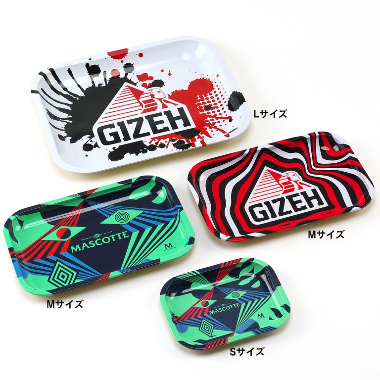 ギゼとマスコットのスタイリッシュなローリングトレイが入荷しました。
たばこを巻く際に使えば卓上が汚れるのを防げるほか、小物置き等にもお使いいただけます。サイズはS/M/L。