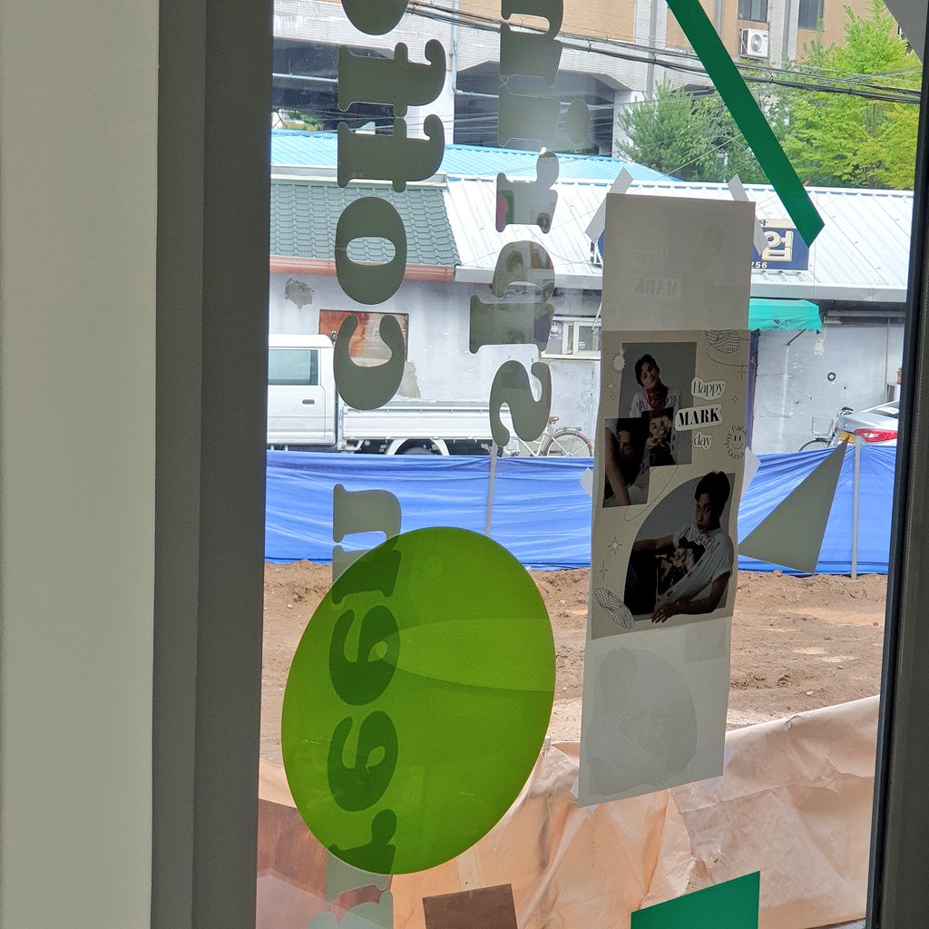 그동안 먹었던 포토케이크 중에 최고. 🥲🥲 동시에 다녀봤던 아이돌 생일카페 통틀어 최고로 취향이었던 카페 😭😭 한번 더 갈걸 🥺

#paradise_everyday_with_mark
#NCT #MARK #마크 #뽀리