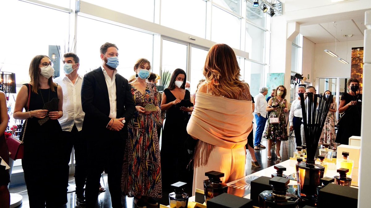 DanheraItaly's tweet photo. Il Fascino dell’AENIGMA: Evento dell’anno riservato ai Partners DANHERA!
Una fusione di Arte, Spettacolo, Profumi e Passione per raccontare una nuova ispirazione tra Amore ed Incantesimi.

https://t.co/zRIACOwYI3 https://t.co/xHzAldurfY