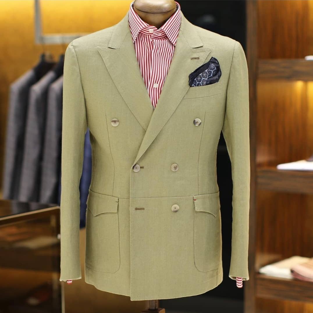 Timeless elegance, style and centuries of tailoring traditions captured in fashion masterpieces by Bespoke Italia!

Spend AED 200 this #AbuDhabiSummerSeason with your Visa card to enter the draw for a chance to win awesome prizes, cars and more. 

 #BespokeClothing #GentsFashion