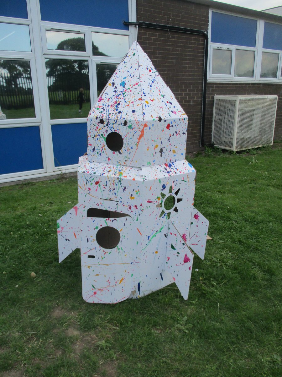 wybersoosc's tweet photo. The rocket is looking good after the children splatter painted it last week #MessyButFun #HasntLeftGroundYet #HidingPlace https://t.co/L6yUtVlTYe