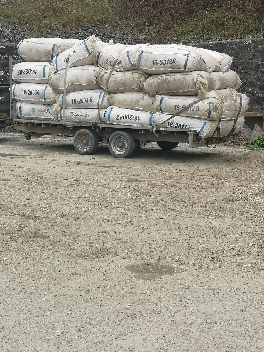 DougWanstall's tweet photo. Not my photo, each bag of wool here is worth about £8, many farmers burn or bury. A natural, biodegradable fibre going to waste yet every day people buy new clothes made from man made fibres that end up polluting the environment with micro fibres. People we have got this wrong.. https://t.co/H1Nw0AwN4w
