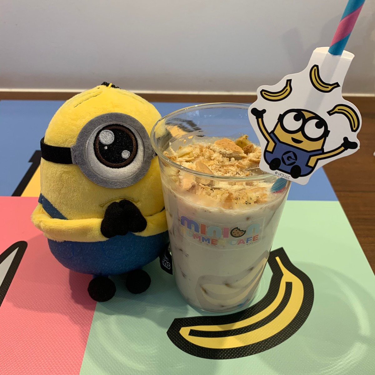 うさまるパーラー The Guest Cafe Diner 池袋パルコ店 Minion Summer Cafe ミニオン サマーカフェ 池袋パルコ 8 4 水 16 00 只今のお時間 カフェ 物販共にスムーズにご案内可能です ここでメニュー紹介 ミニオンの大好物 バナナを使った