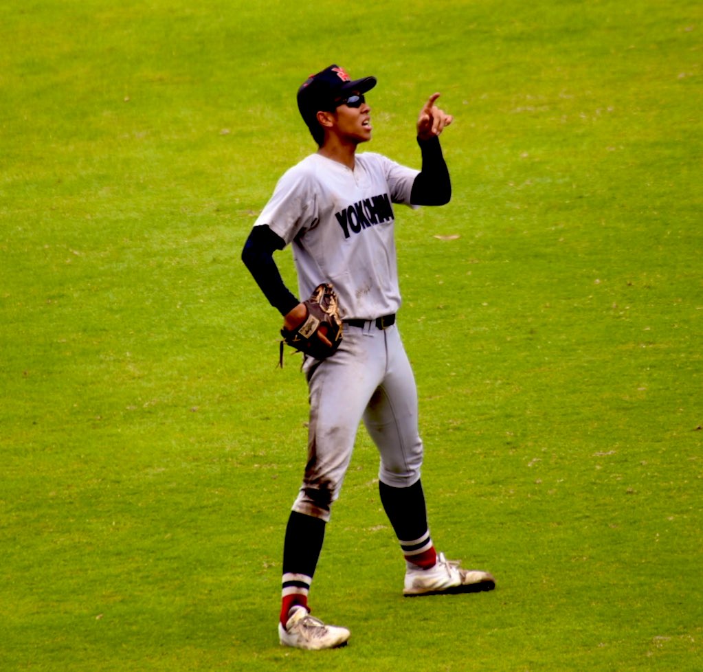 Isgram0721 写真整理してたら面白いのが出てきました 金井選手 しっかり甲子園でアピールしてきて下さい 輝かしい 次のステップのために 金井慎之介 横浜高校野球部 横浜高校 甲子園 T Co Zsglsxzpe4 Twitter