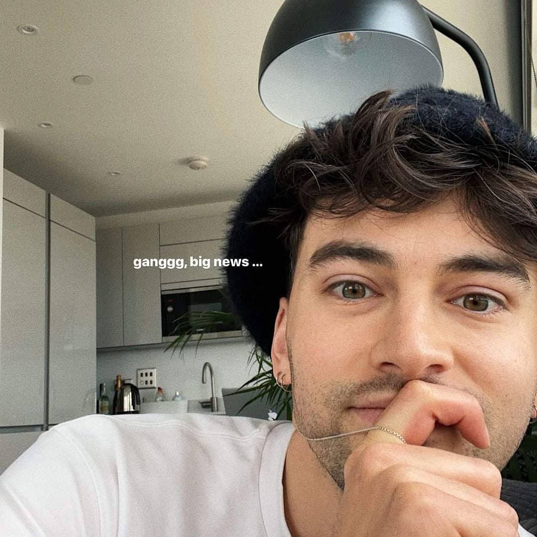 DuttonSharonne's tweet photo. Happy birthday @benedictcork have a fabulous day. Love ya ππππ #benedictcork #thebeneffect https://t.co/cwDZcyU5qD