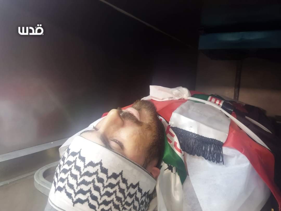 qudsn's tweet photo. مراسل شبكة قدس: "الاحتلال يسلم جثــمان الشهـــيد محمد حسن 20 عامًا من بلدة قصرة بعد احتجازه لشهر".

#فلسطين https://t.co/4w3p2lmfP8