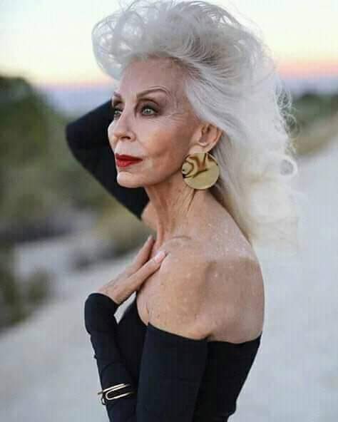 للسبعينية جمال لا يعرفة إلا الباحث عن الإقامة في اوربا