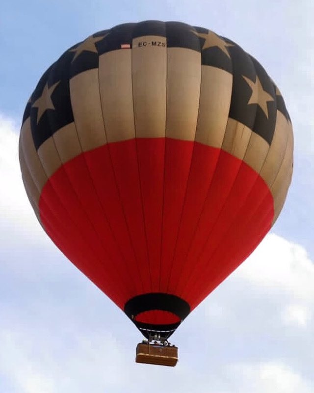 paseosenglobo's tweet photo. Bienvenido a la flota #nuevoglobo #newtoy Thanks #ultramagic #N355 #flyingismagic #madrid #segovia #aerodifusion https://t.co/SFSJTlbF8P https://t.co/Ni0OKZPMOm