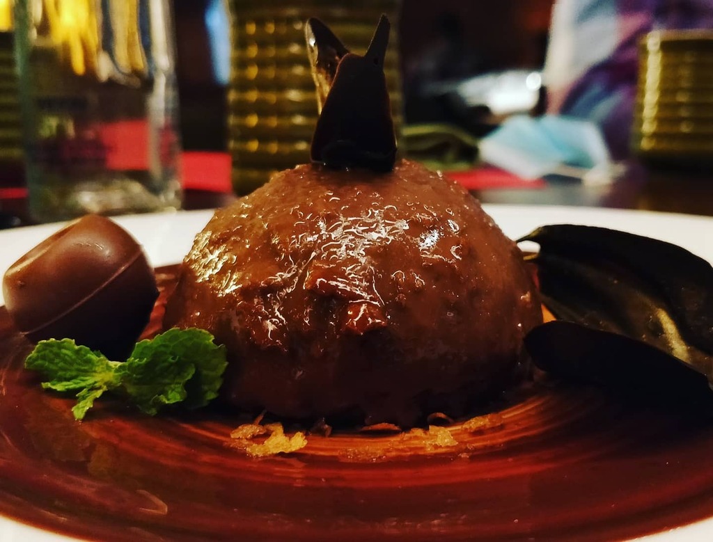 This vegan beauty! 

Called the DK special, this is simply the best dessert I've had this year! Only after I finished I found out that it was vegan. With @callebautindia chocolate, non dairy cream and loads of love, @devakumar1435 the Exec Chef @hyattregencychennai has creat…