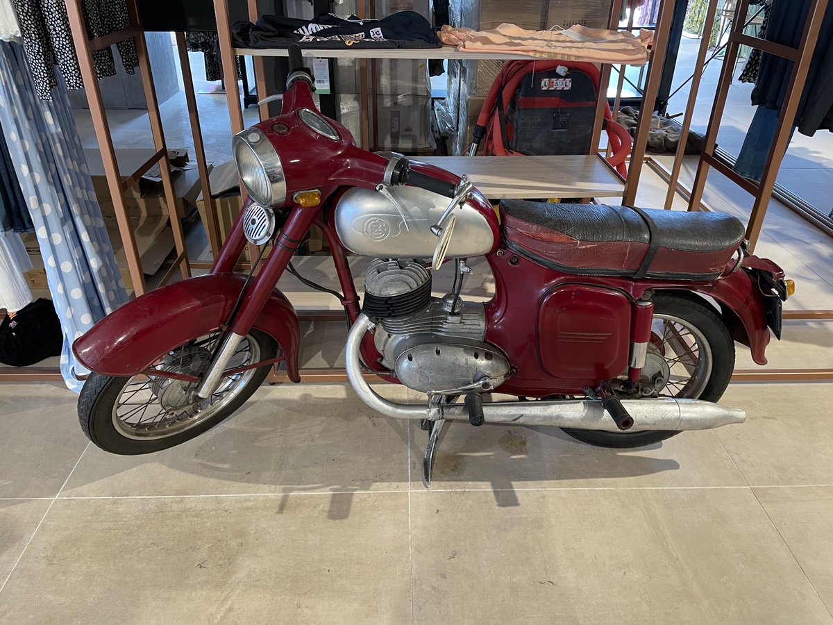 FredvanderKloor's tweet photo. #Zündapp #mopet #vintage https://t.co/K4TPsO7INr