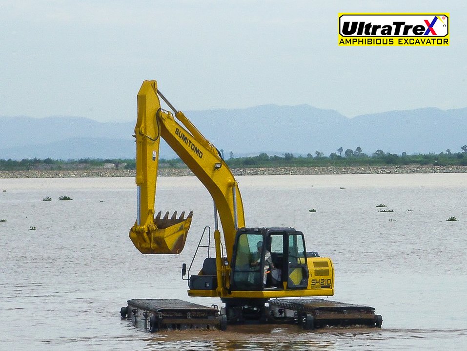 ultratrexgroup's tweet photo. It's midweek! Another good day working with an amphibious excavator.

#Ultratrex #amphibiousexcavator #amphibiousundercarriage #heavyequipment #heavymachinery #marshbuggy https://t.co/ITZhL5n7IF