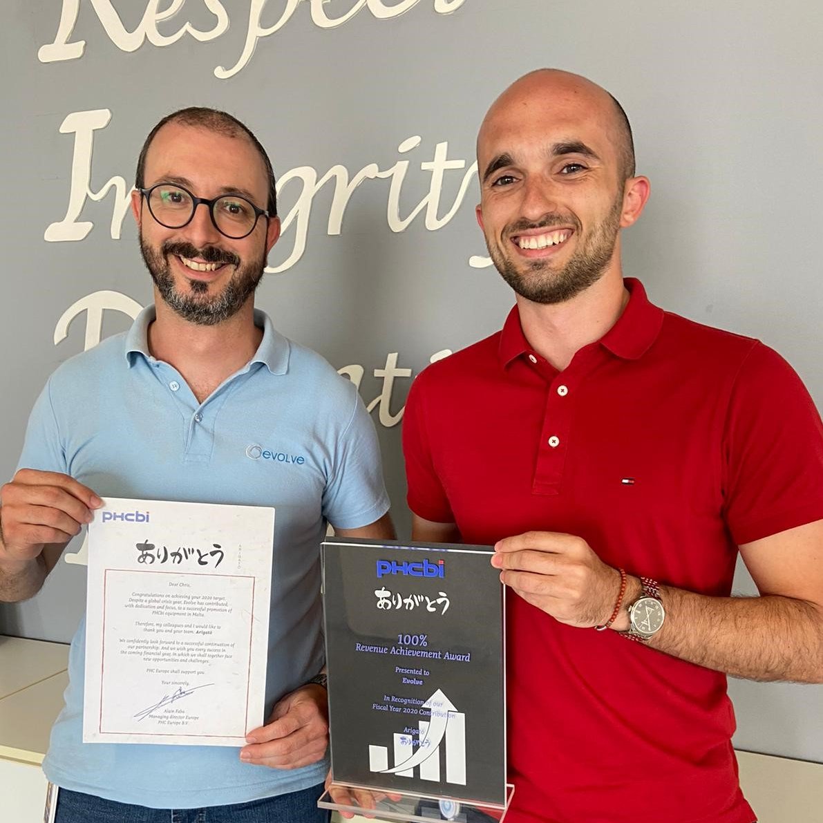 evolve_science's tweet photo. We're winners! Silvio and Zach are all smiles as they show off Evolve's latest revenue achievement award from PHCbi, one of our major partners. 👏👏👏
#Evolveltd #Malta #solutionproviders #labfridges #labfreezers #incubators #labovens https://t.co/rRK42VTQCH
