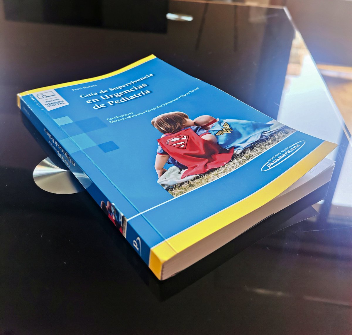 David Ferri (@ferrimd) on Twitter photo Después de mucho trabajo, mucha ilusión y trabajo en equipo ya tenéis disponible en la web de <a href="/Panamericanaesp/">Editorial Médica Panamericana España</a> la "Guía de Supervivencia en Urgencias de Pediatría" 😍📘 ¡Gracias a toda la gente del <a href="/SJDbarcelona_es/">Hospital Sant Joan de Déu Barcelona ES</a> que lo ha hecho posible! 🙌🏽 Después de mucho trabajo, mucha ilusión y trabajo en equipo ya tenéis disponible en la web de <a href="/Panamericanaesp/">Editorial Médica Panamericana España</a> la "Guía de Supervivencia en Urgencias de Pediatría" 😍📘 ¡Gracias a toda la gente del <a href="/SJDbarcelona_es/">Hospital Sant Joan de Déu Barcelona ES</a> que lo ha hecho posible! 🙌🏽