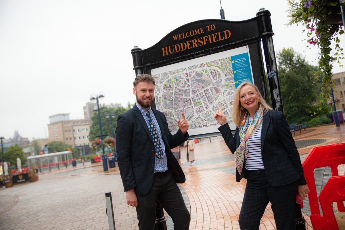 HuddersfieldUni's tweet photo. The Mayor of West Yorkshire, Tracy Brabin @MayorOfWY, has visited the site of our new @UoHHealthSocSci National Health Innovation Campus, which is due to open in 2024.
Read more at https://t.co/SBkxv1xt3S
#HudUni #ExploreHud https://t.co/FN0KoM8Hvi
