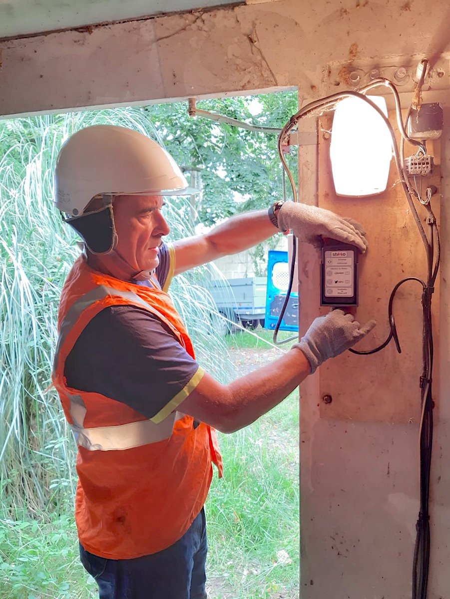 PresseLib's tweet photo. Contre les inondations, @enedis_pyr_land teste une solution dans les Landes💡

Après les forts intempéries de 2020, l'entreprise a mis en place le dispositif #Dino, un capteur pour anticiper les risques d'inondations🎛

Tous les détails sont à retrouver 👉 https://t.co/CsMlKPVSrC https://t.co/POz9F97ark